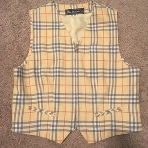 Burberry’s Nova Check Vest size 10 pit to pit 19’